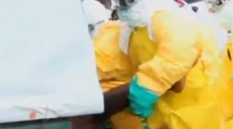 Erőszakkal szállítottak el egy ebolás beteget – videó!