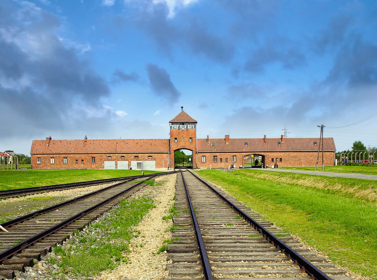 Historia niemal jak od Larssona. Uciekinier z Auschwitz śledzony przez Saepo