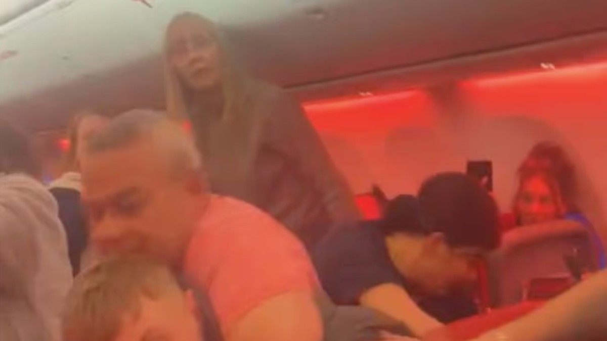 Masovna tuča u avionu za Mančester