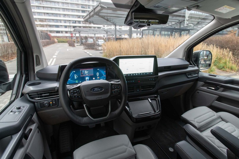 Ford E-Tourneo Custom