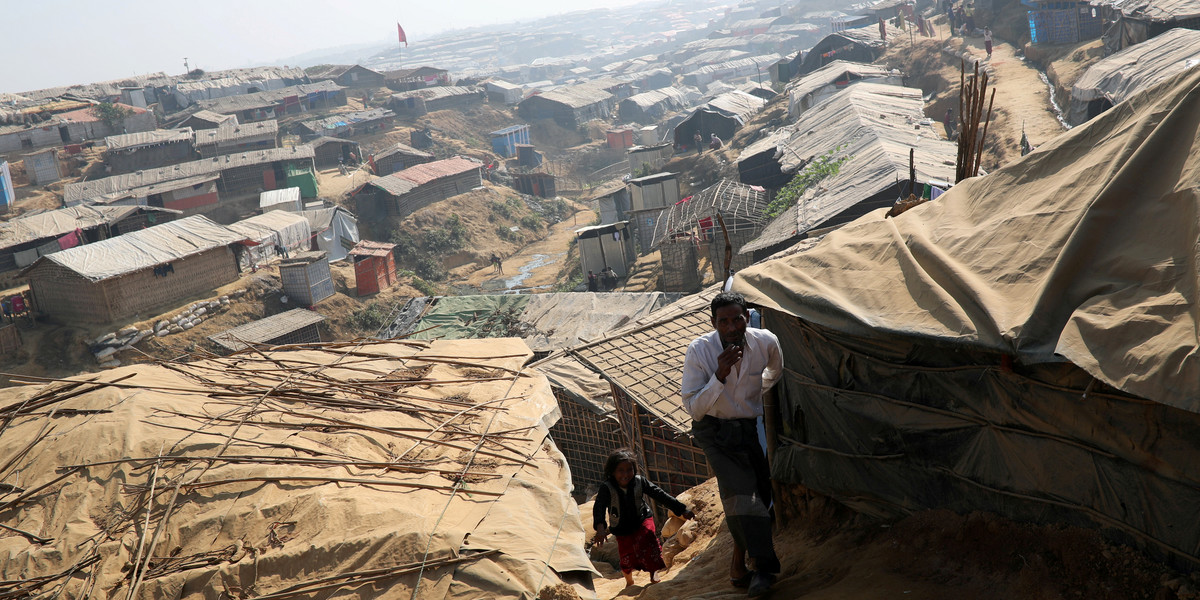 Obóz uchodźców z grupy etnicznej Rohingja w Bangladeszu