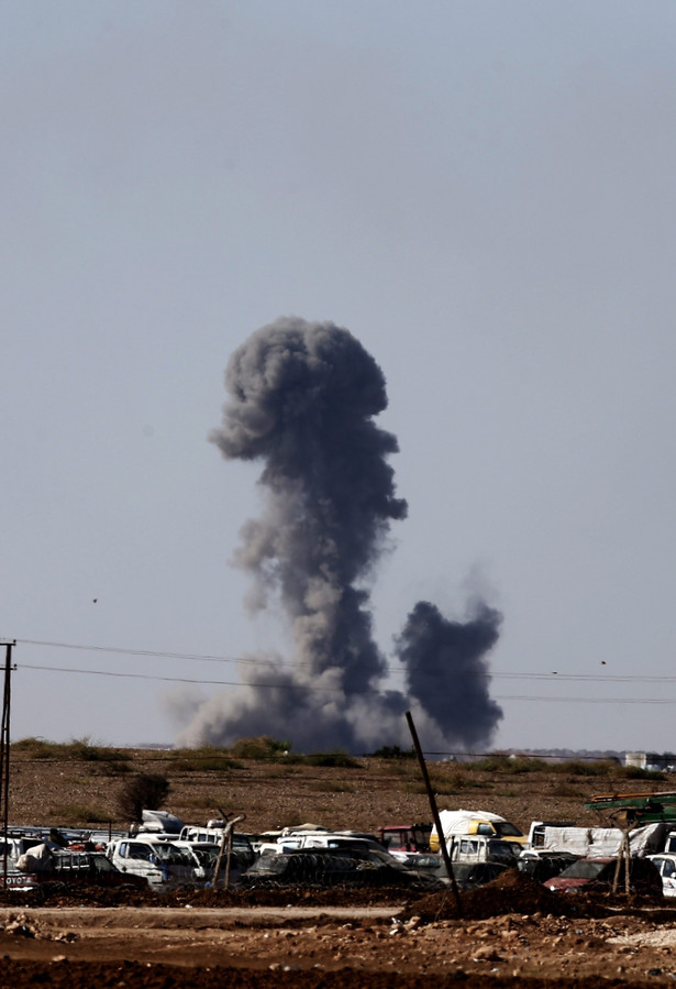 Islamscy fanatycy starali się od trzech tygodni szturmem wedrzeć do Kobane