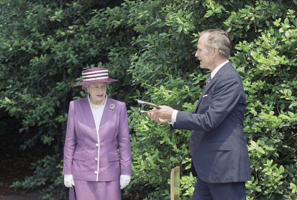 Królowa Elżbieta II i George Bush w 1991 r.
