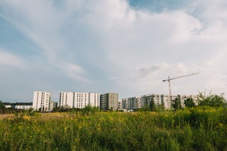 Czy mąż może przeznaczyć środki ze sprzedaży własnego mieszkania na spłatę kredytu hipotecznego żony?