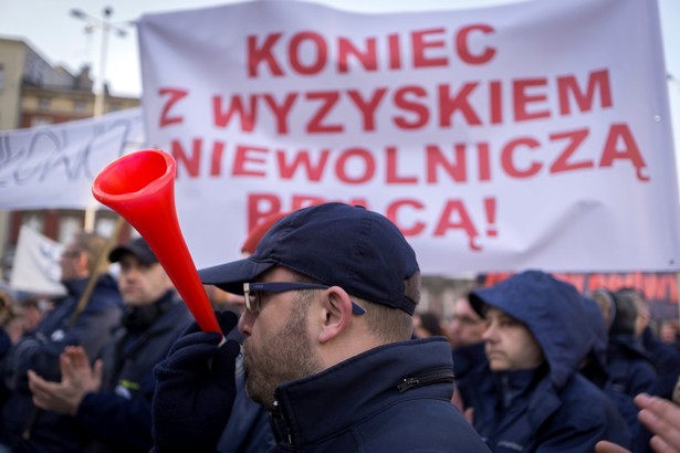 Protest listonoszy przed siedzibą Poczty Polskiej 2017 roku