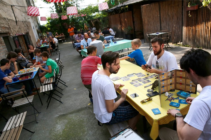 Dan društvenih igara