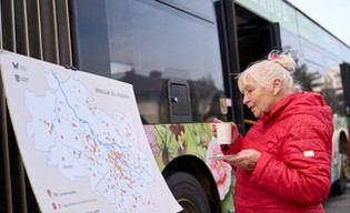 Silverbus wspomógł seniorów. Spotkania, porady, wspólna kawa