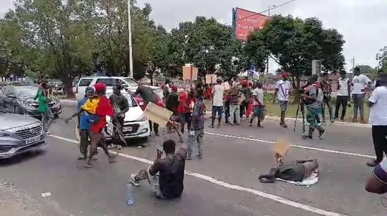 Ghana Police Service condemns Democracy Hub demonstrators for obstruct road users