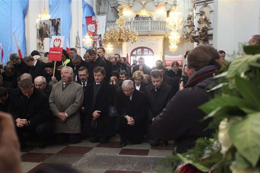 Kaczyński poruszony. Nie był w stanie przemawiać?