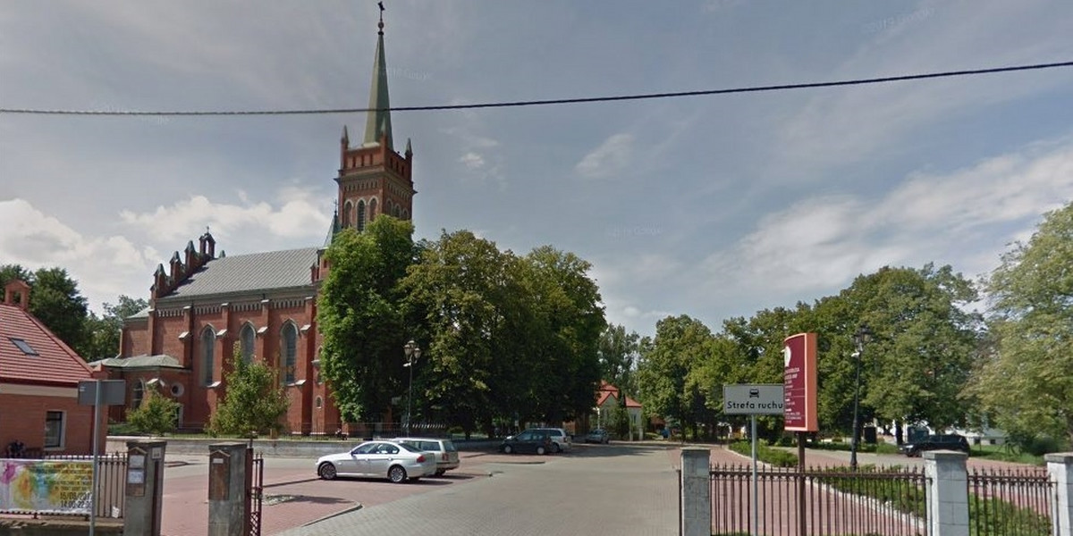Władze parafii Wniebowzięcia NMP w Warszawie wprowadziły opłaty za korzystanie z parkingu. Ludzie są oburzeni tą decyzją.