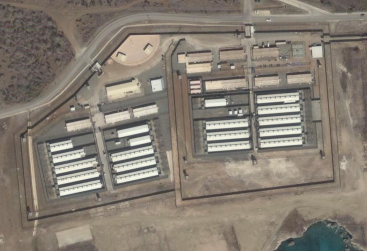 Z kosmosu widać wszystko. To zdjęcie tajnego amerykańskiego więzienia Guantanamo