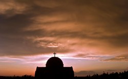 Kilkuset muzułmanów zaatakowało chrześcijańską świątynię w Egipcie. Krzyczeli "Allahu Akbar" i "zniszczymy kościoły"