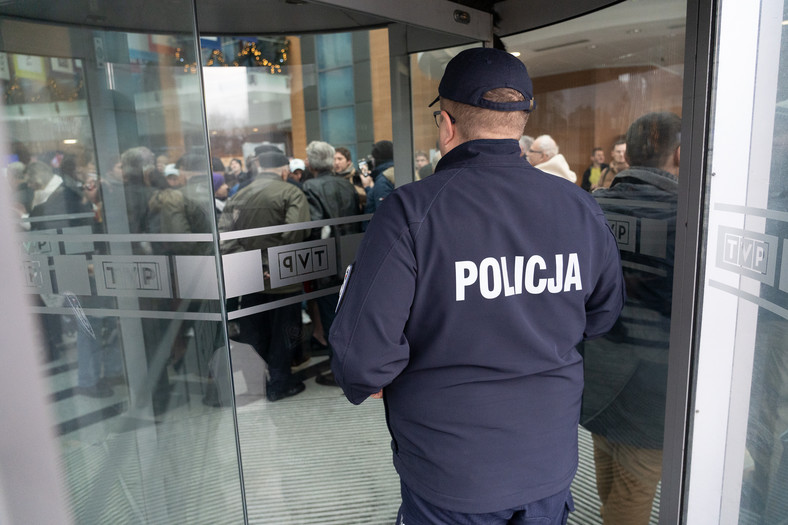 Mija 15 dni od wejścia nowych władz do budynków Telewizji Polskiej