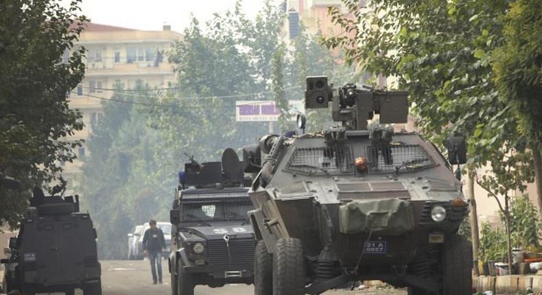 Turkish police detain 30 in raid against Islamic State 