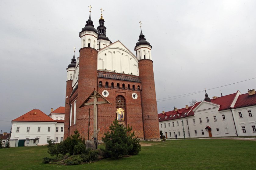 Monaster Supraski, tam pochowano abp Mirona Chodakowskiego