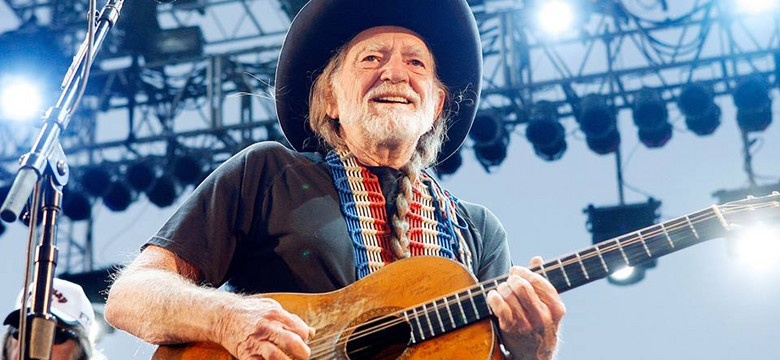 Dwa miesiące po 86. urodzinach Willie Nelson wydał swój 69. album