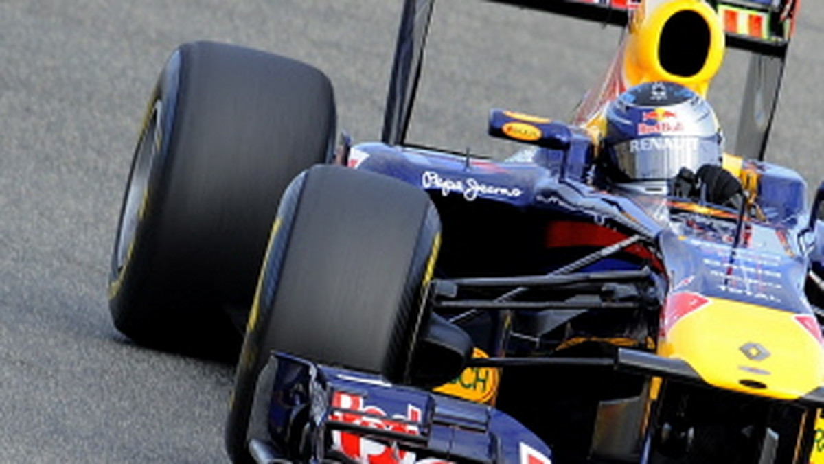 Aktualny mistrz świata Formuły 1 Sebastian Vettel (Red Bull) był najszybszym kierowcą podczas pierwszego dnia testów w Walencji. Testy na torze Circuit Ricardo Tormo potrwają do 3 lutego.