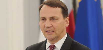 Sikorski w ogniu trudnych pytań