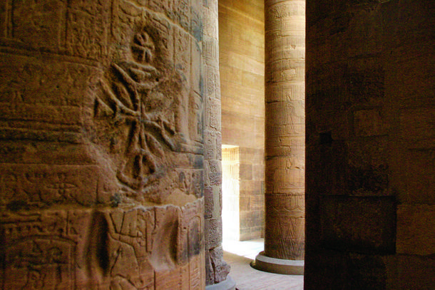 Świątynia na wyspie File na Nilu, miejsce kultu bogini Izydy, w połowie VI w. zamieniona w kościół.