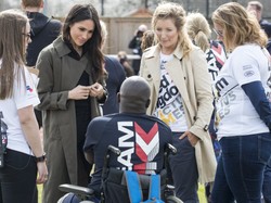 Meghan Markle nagrabiła sobie TĄ stylizacją. Przyszli poddani nie szczędzą słów krytyki