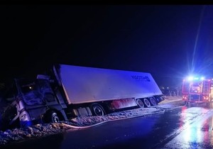 Prevrnuo se kamion na putu Futog-Begeč