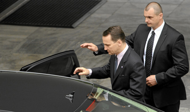 Sikorski i skandal z amarykańskimi podsłuchami. "My też inwigilujemy"