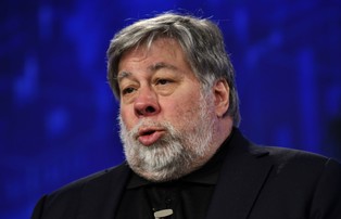 Wozniak: Treści tworzone przez AI powinny posiadać odnośniki do źródeł jak artykuły naukowe