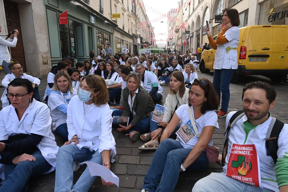 Protest farmaceuta u Le Manu
