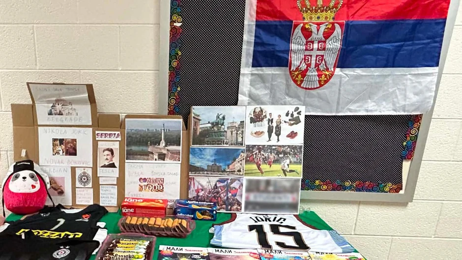Predstavljanje elemenata srpske kulture u jednoj od škola u Americi, april 2025. | Foto: BBC