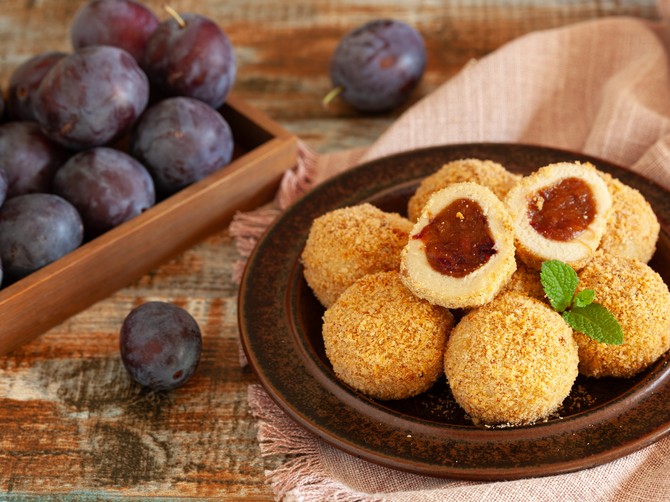 Posni recept za knePosne knedle sa šljivama kao iz bakine kuhinje: Bez jaja i mleka, a mekše ne mogu biti