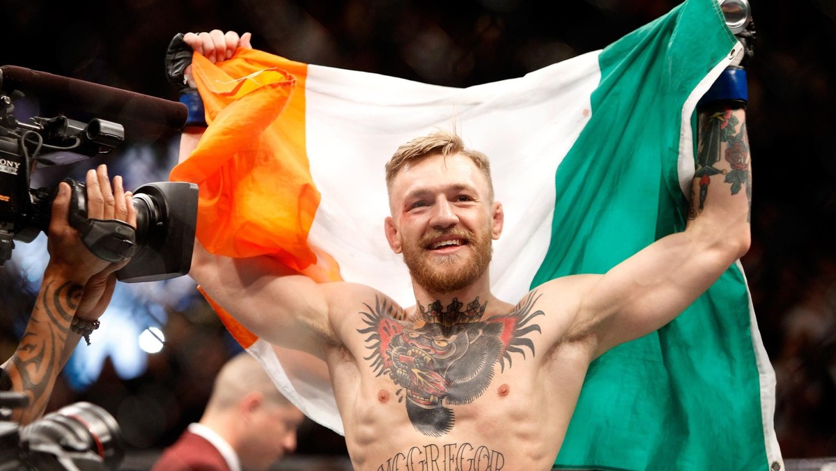 Conor McGregor nie zakończył kariery, choć jeszcze dwa dni temu twierdził inaczej. Irlandczyk chciał się skoncentrować na treningach, które mocno zaniedbał przy okazji swojej ostatniej walki, co przyczyniło się do porażki z Nate'em Diazem. Dlatego nie poleciał do Las Vegas i nie wziął udziału w promocji gali UFC 200, na której miało dojść do rewanżu. Czy UFC zmieni zdanie i McGregor jednak zawalczy?