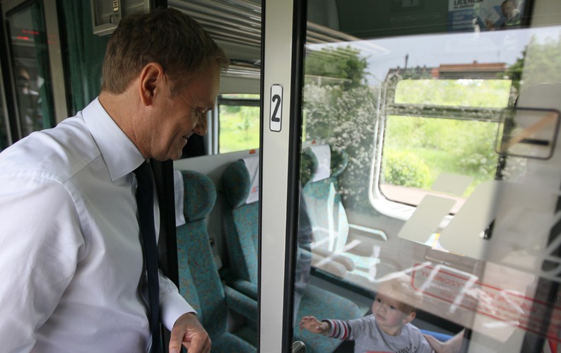 Donald Tusk w pociągu