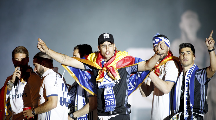 Alvaro Morata (középen) ünneplés közben /Fotó: AFP