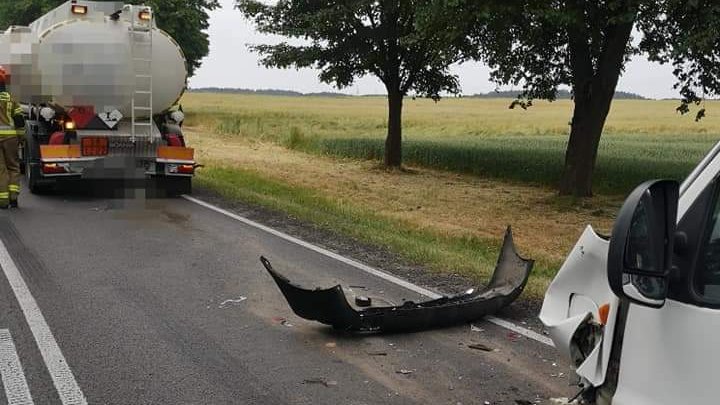 Zderzenie busa z cysterną