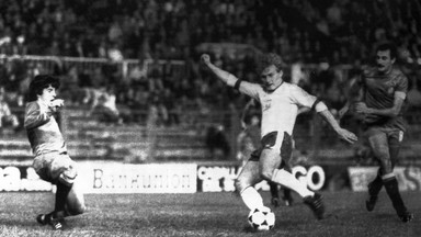 40 lat od jedynej wygranej z Hiszpanią. Lewandowski musi zagrać jak Andrzej Iwan