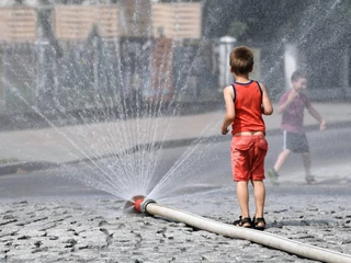 Prawo nie określa maksymalnej temperatury, w jakiej może być wykonywana praca. Inaczej jest w przypadku pracowników młodocianych