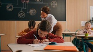 1000 złotych na ucznia. MEN przypomina o nowym dodatku