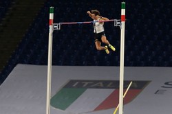 Duplantis znów to zrobił. Jest nowy REKORD ŚWIATA [WIDEO]