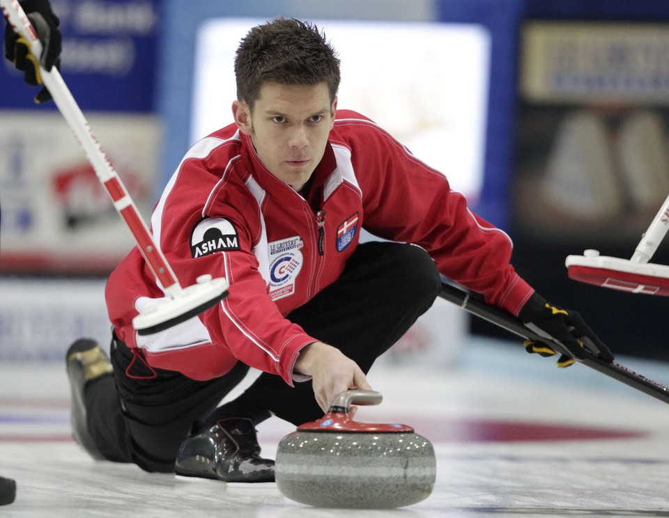 Switzerland, CHAMPERY, 2010-12-11T162617Z_01_DBA37_RTRIDSP_3_CURLING.jpg