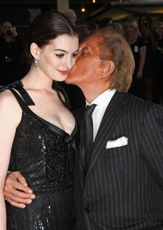 Valentino Garavani, Anne Hathaway / fot. Getty Images