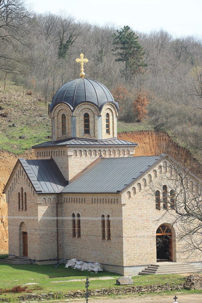 Manastir Bešenovo