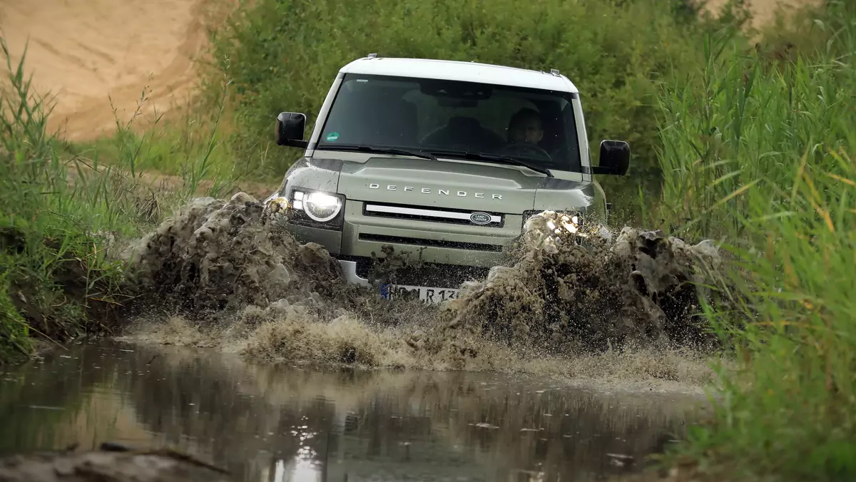 Land Rover Defender 110 2.0D AT