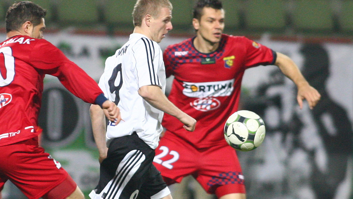 W meczu 23. kolejki GKS Bełchatów pokonał 3:0 Odrę Wodzisław Śląski. Dwa gole strzelił Dawid Nowak. GKS umocnił się na piątym miejscu.