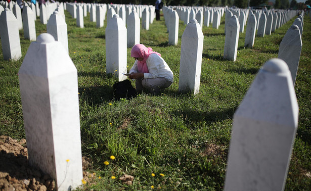 Zbrodniarz ze Srebrenicy odsiaduje wyrok w polskim więzieniu. Nauczył się j.polskiego i pracuje w bibliotece