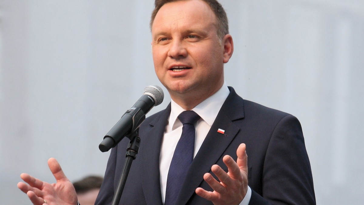 - Ta decyzja otwiera też pole do dalszych spokojnych i rzeczowych rozmów na temat sytuacji osób niepełnosprawnych i ich opiekunów - powiedział PAP Andrzej Duda.