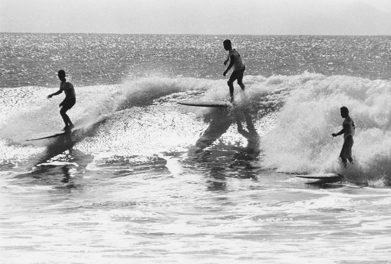 Surferzy na Hawajach (ata 70.)