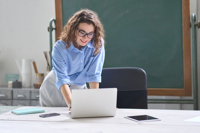 Wakacje bez wynagrodzenia? Tysiące nauczycieli traci ciągłość składek