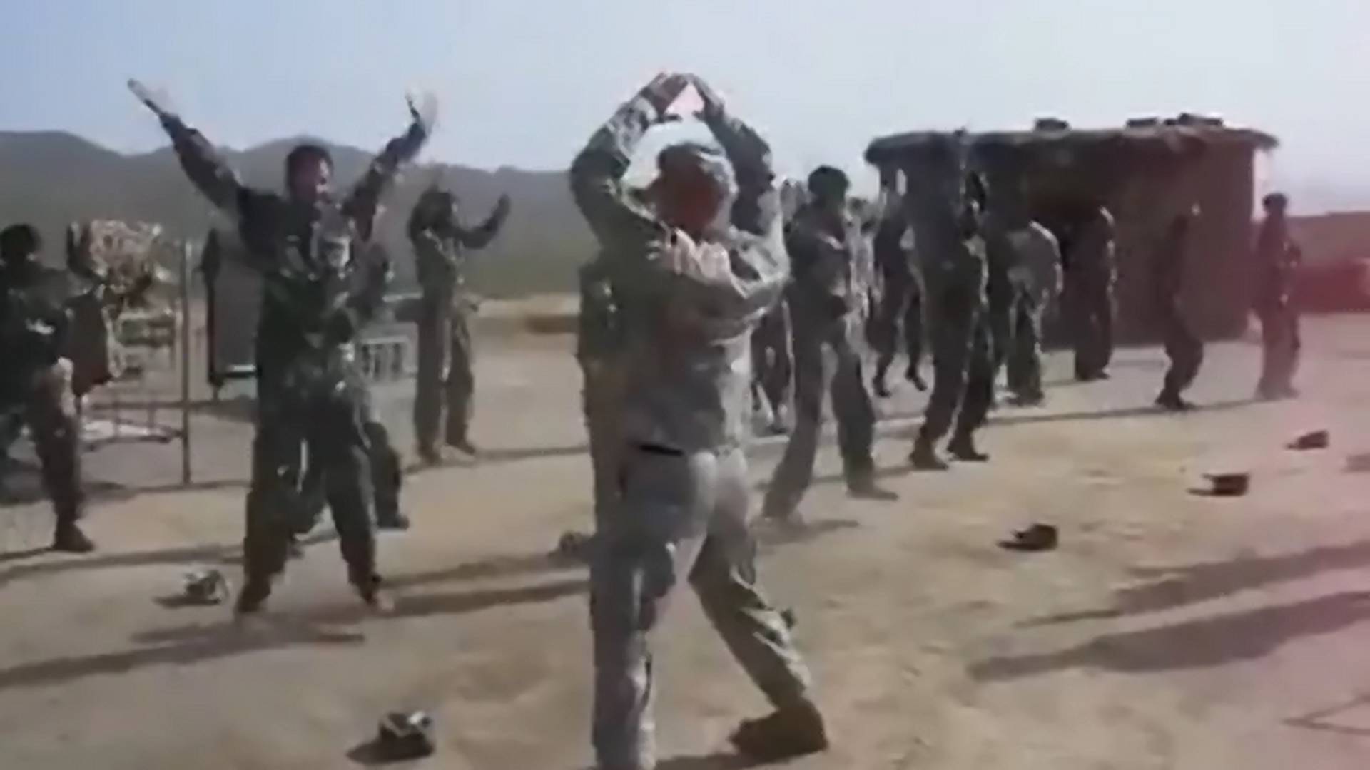 Pad Avganistana objašnjen za 41 sekundu - svi dele video na kojem Amerikanci obučavaju vojnike i ovo je tužno