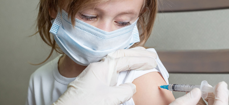 Dzięki szczepionkom na COVID-19 prawie 20 mln osób uniknęło śmierci. BADANIE