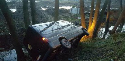 Bus wypadł z drogi. Matka zrobiła to, by ratować dziecko